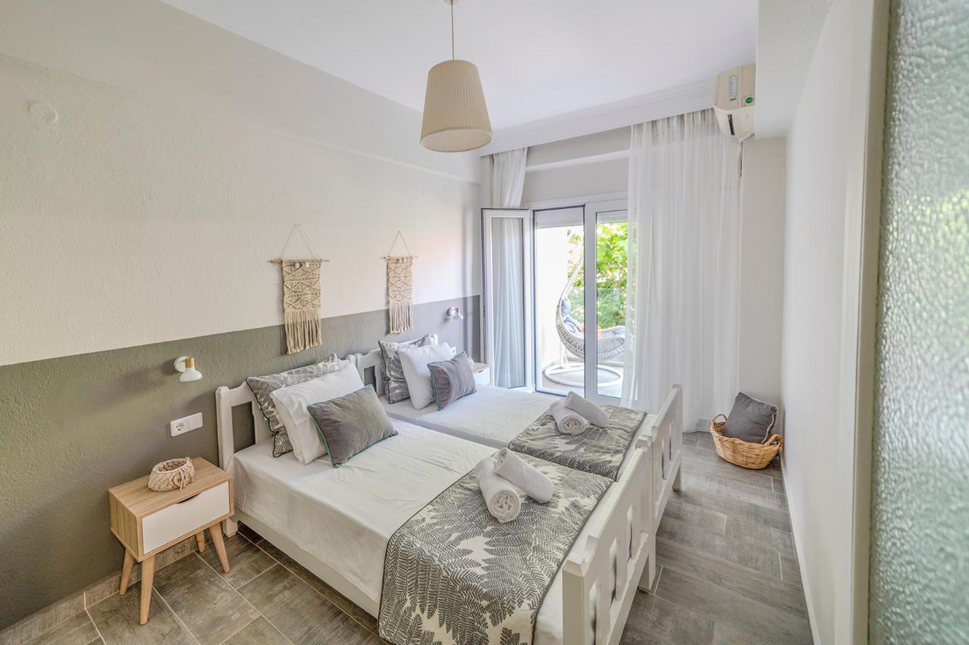 Evangelia Rooms & Apartments - A อัสโปรวาลตา ภายนอก รูปภาพ